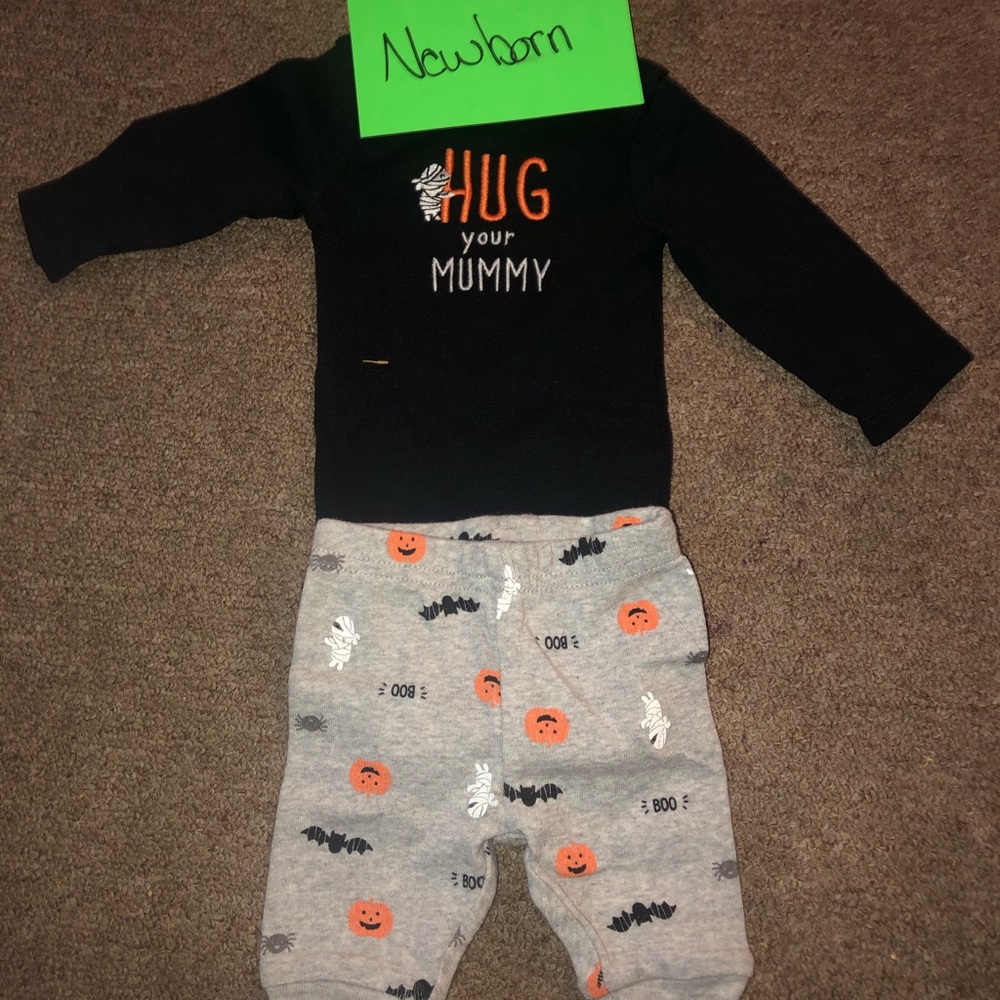 Halloween themed outfit Hug your mummy